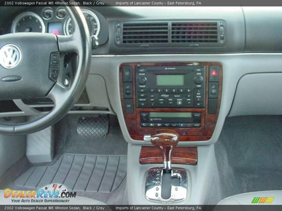 2002 Volkswagen Passat W8 4Motion Sedan Black / Grey Photo #6