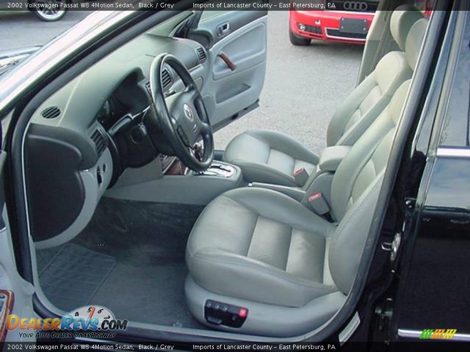 2002 Volkswagen Passat W8 4Motion Sedan Black / Grey Photo #7