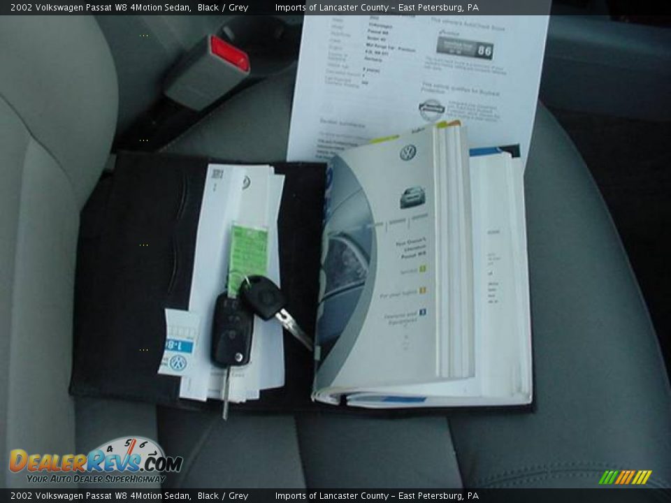 2002 Volkswagen Passat W8 4Motion Sedan Black / Grey Photo #10