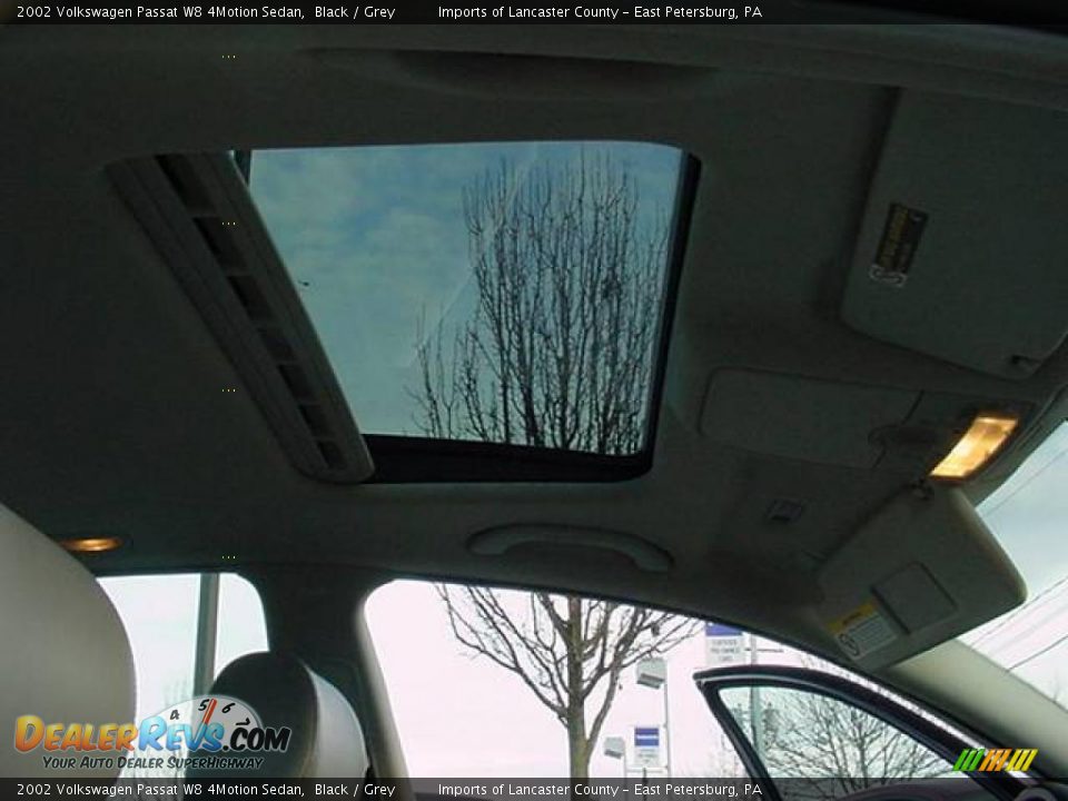 2002 Volkswagen Passat W8 4Motion Sedan Black / Grey Photo #11
