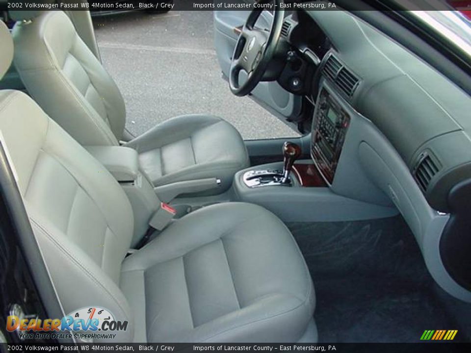 2002 Volkswagen Passat W8 4Motion Sedan Black / Grey Photo #13