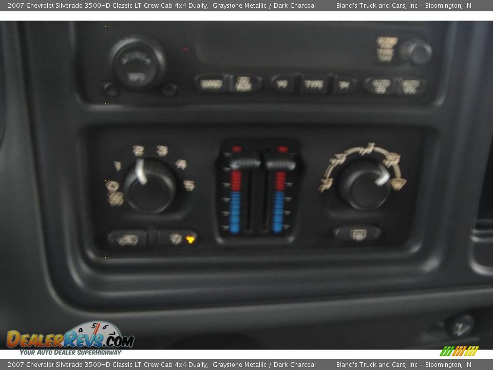 2007 Chevrolet Silverado 3500HD Classic LT Crew Cab 4x4 Dually Graystone Metallic / Dark Charcoal Photo #30