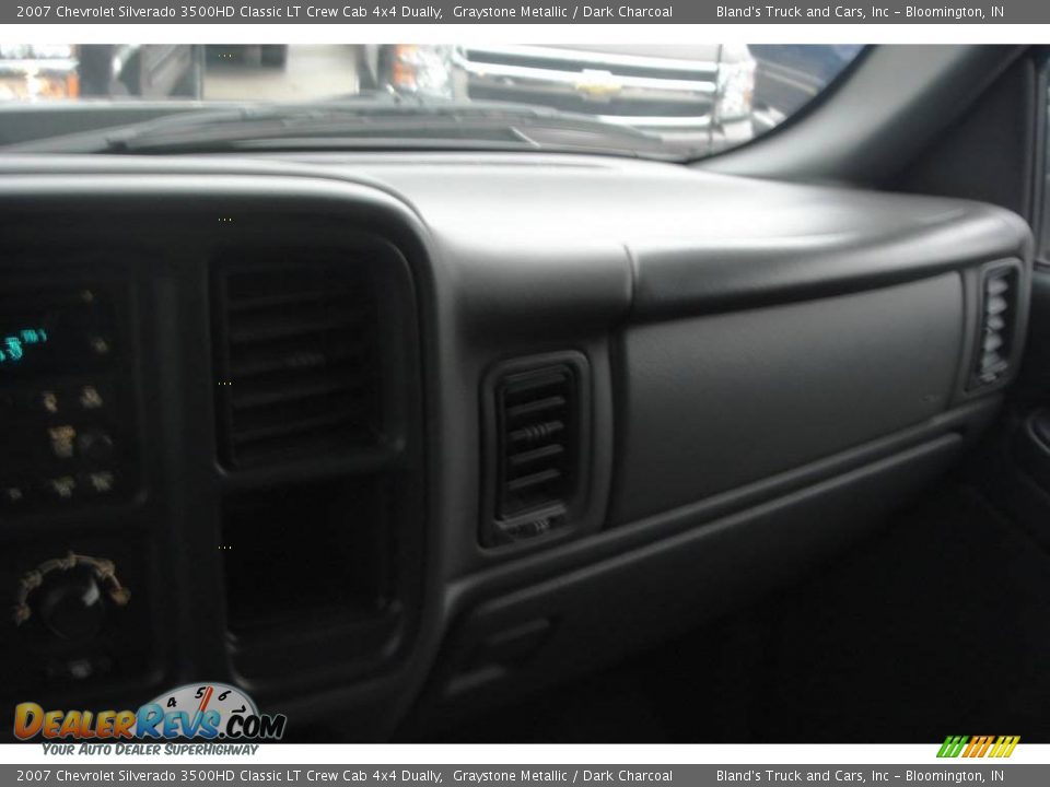 2007 Chevrolet Silverado 3500HD Classic LT Crew Cab 4x4 Dually Graystone Metallic / Dark Charcoal Photo #32