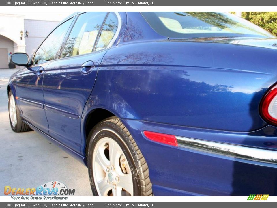 2002 Jaguar X-Type 3.0 Pacific Blue Metallic / Sand Photo #16