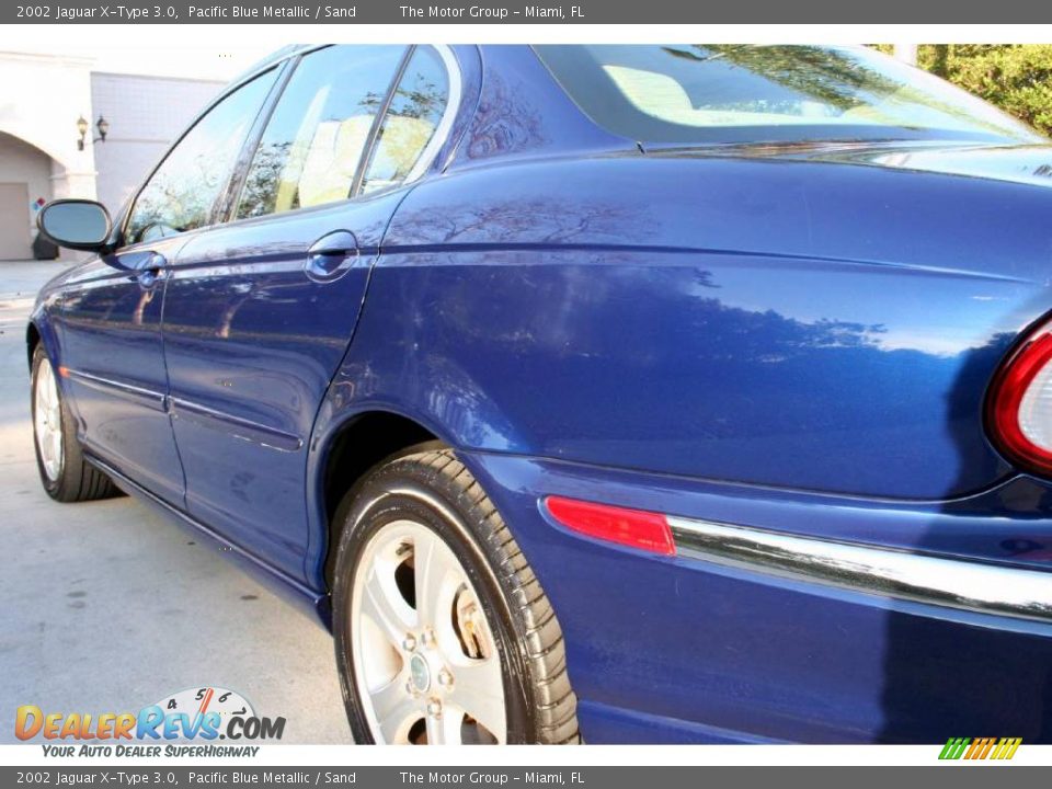 2002 Jaguar X-Type 3.0 Pacific Blue Metallic / Sand Photo #16