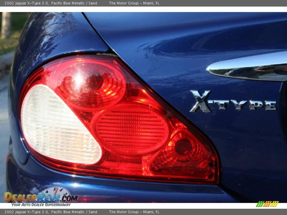 2002 Jaguar X-Type 3.0 Pacific Blue Metallic / Sand Photo #19