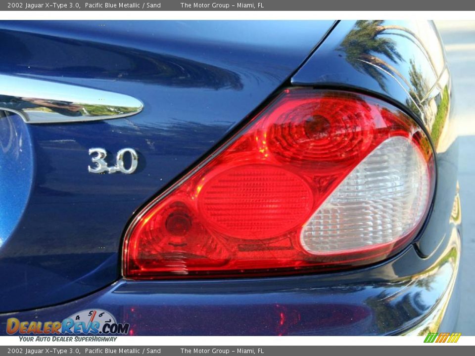 2002 Jaguar X-Type 3.0 Pacific Blue Metallic / Sand Photo #20