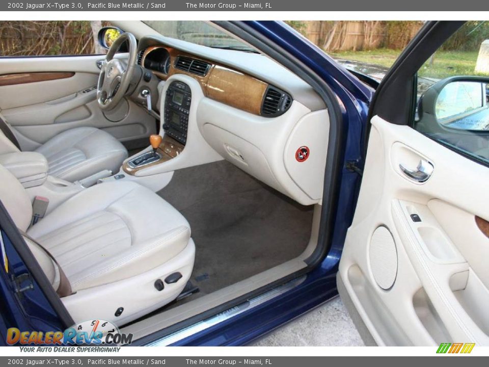 2002 Jaguar X-Type 3.0 Pacific Blue Metallic / Sand Photo #30