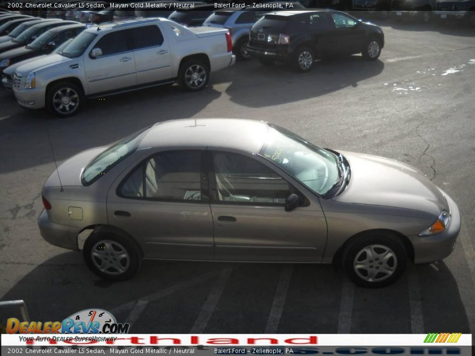 2002 Chevrolet Cavalier LS Sedan Mayan Gold Metallic / Neutral Photo #5