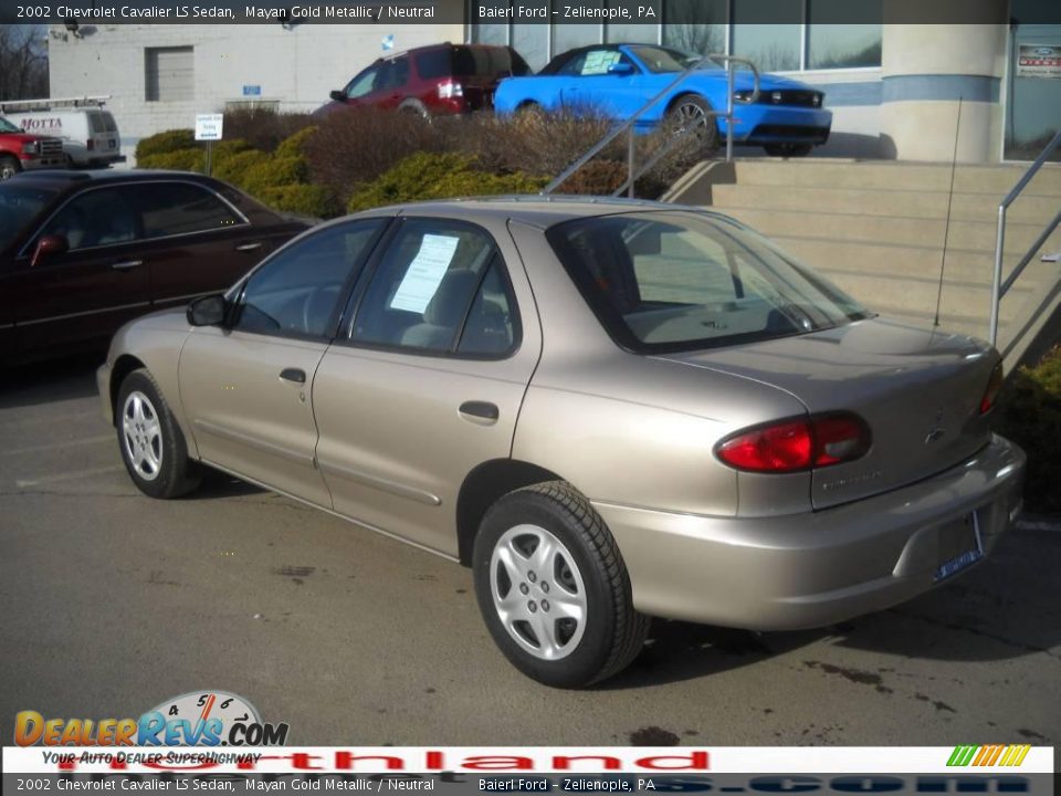 2002 Chevrolet Cavalier LS Sedan Mayan Gold Metallic / Neutral Photo #8