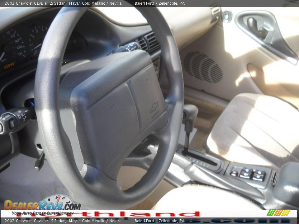 2002 Chevrolet Cavalier LS Sedan Mayan Gold Metallic / Neutral Photo #10