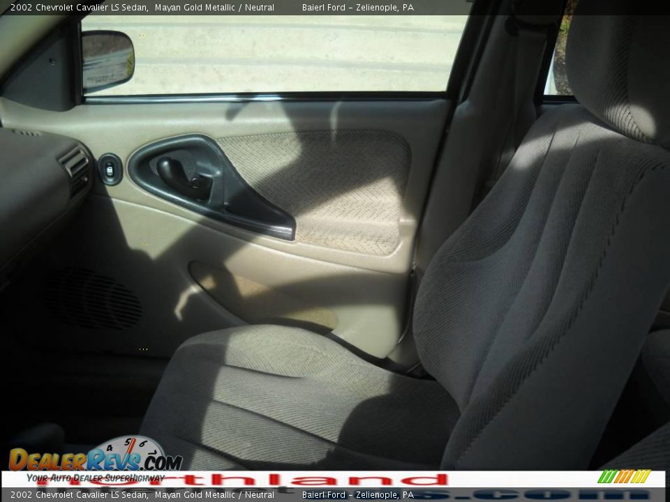 2002 Chevrolet Cavalier LS Sedan Mayan Gold Metallic / Neutral Photo #11