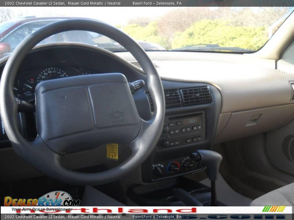 2002 Chevrolet Cavalier LS Sedan Mayan Gold Metallic / Neutral Photo #13