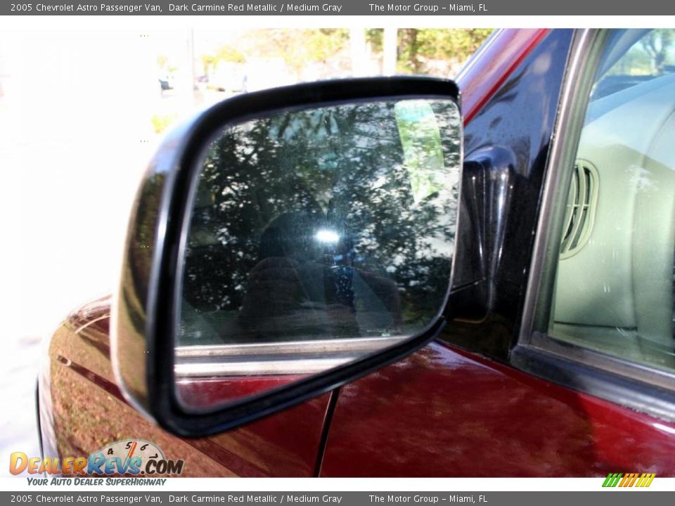 2005 Chevrolet Astro Passenger Van Dark Carmine Red Metallic / Medium Gray Photo #23