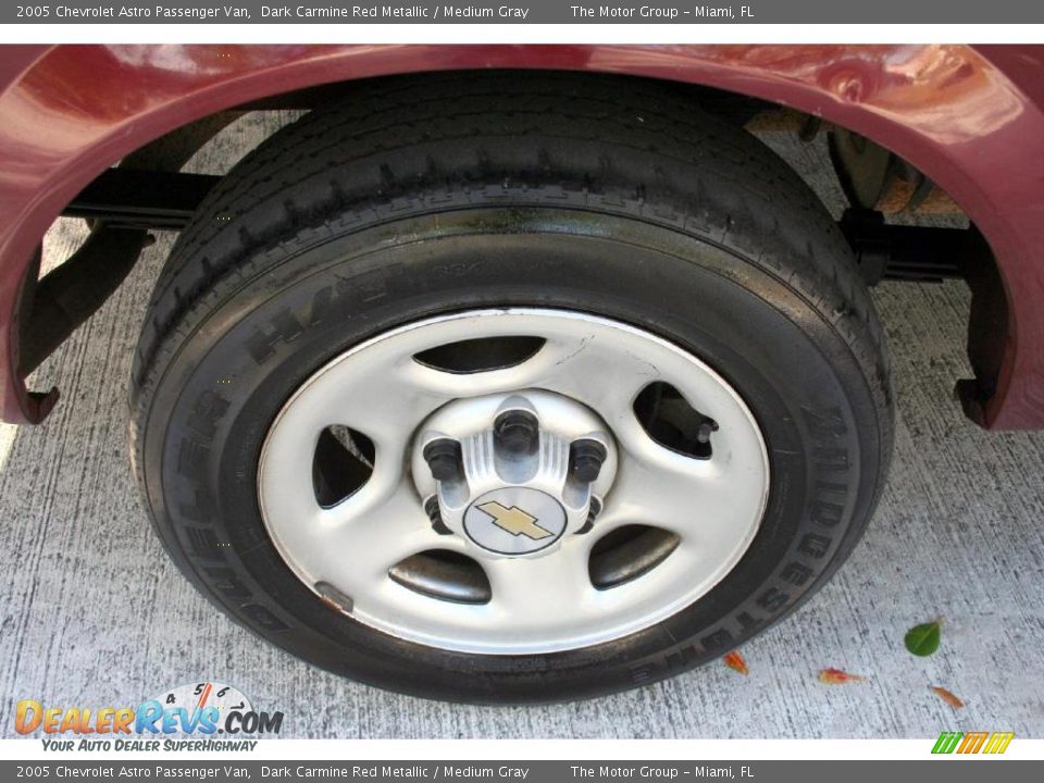 2005 Chevrolet Astro Passenger Van Dark Carmine Red Metallic / Medium Gray Photo #27