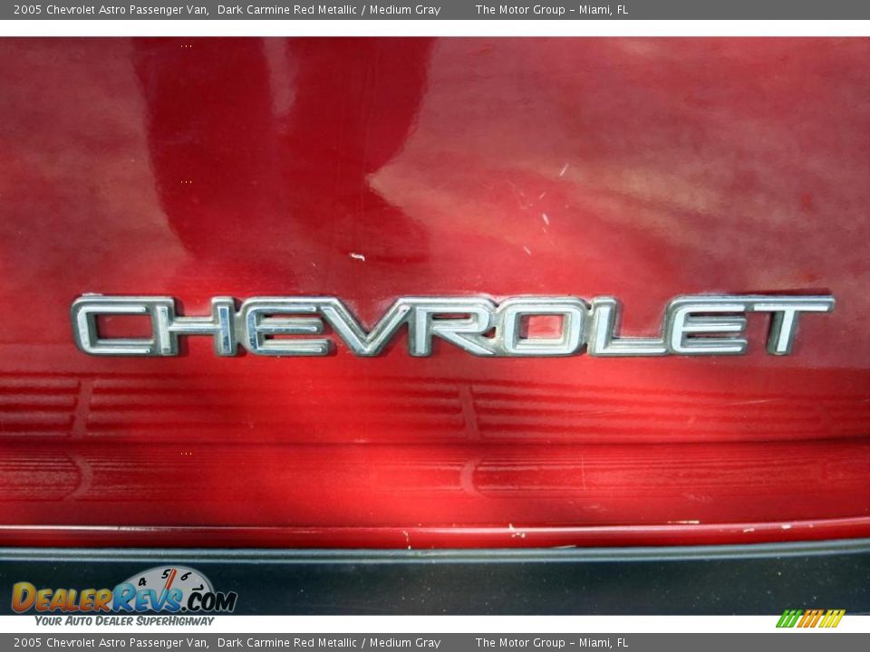 2005 Chevrolet Astro Passenger Van Dark Carmine Red Metallic / Medium Gray Photo #29