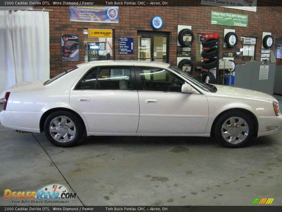 2000 Cadillac DeVille DTS White Diamond / Pewter Photo #2