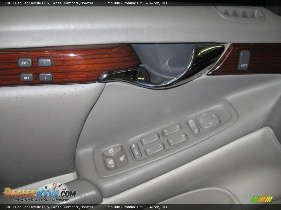 2000 Cadillac DeVille DTS White Diamond / Pewter Photo #10