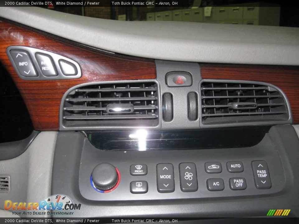 2000 Cadillac DeVille DTS White Diamond / Pewter Photo #12