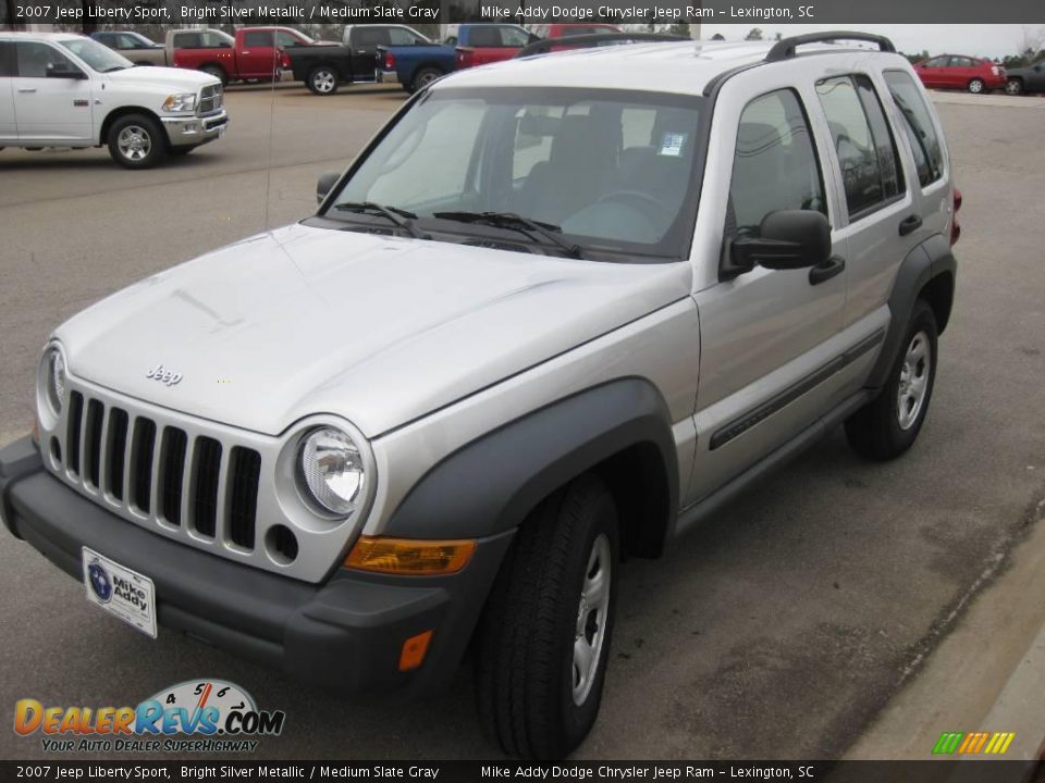 2007 Jeep Liberty Sport Bright Silver Metallic / Medium Slate Gray Photo #3
