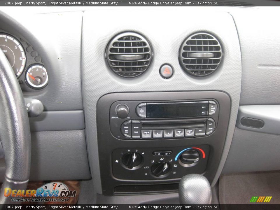 2007 Jeep Liberty Sport Bright Silver Metallic / Medium Slate Gray Photo #11