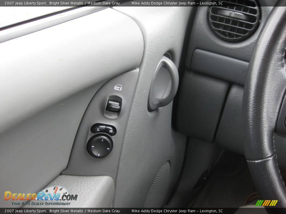 2007 Jeep Liberty Sport Bright Silver Metallic / Medium Slate Gray Photo #19