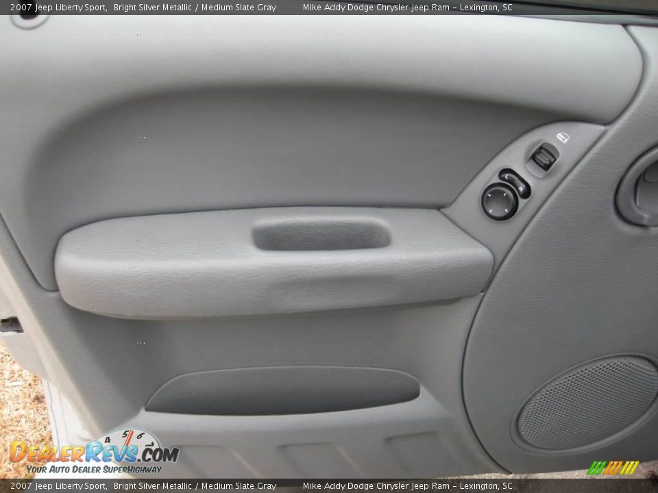 2007 Jeep Liberty Sport Bright Silver Metallic / Medium Slate Gray Photo #20