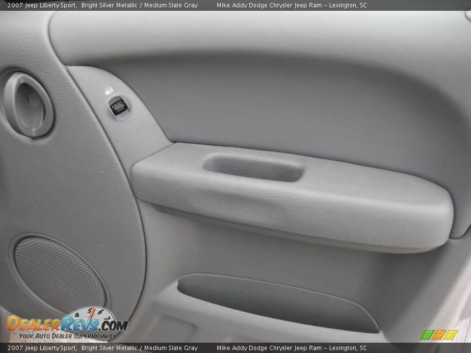 2007 Jeep Liberty Sport Bright Silver Metallic / Medium Slate Gray Photo #29