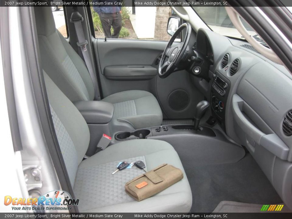 2007 Jeep Liberty Sport Bright Silver Metallic / Medium Slate Gray Photo #30