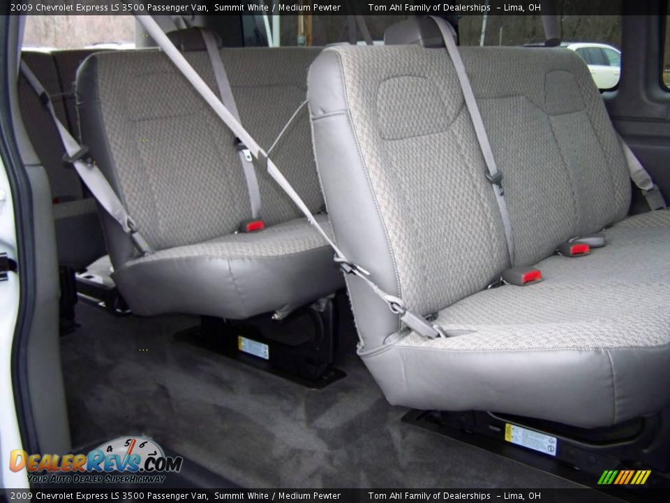 2009 Chevrolet Express LS 3500 Passenger Van Summit White / Medium Pewter Photo #15