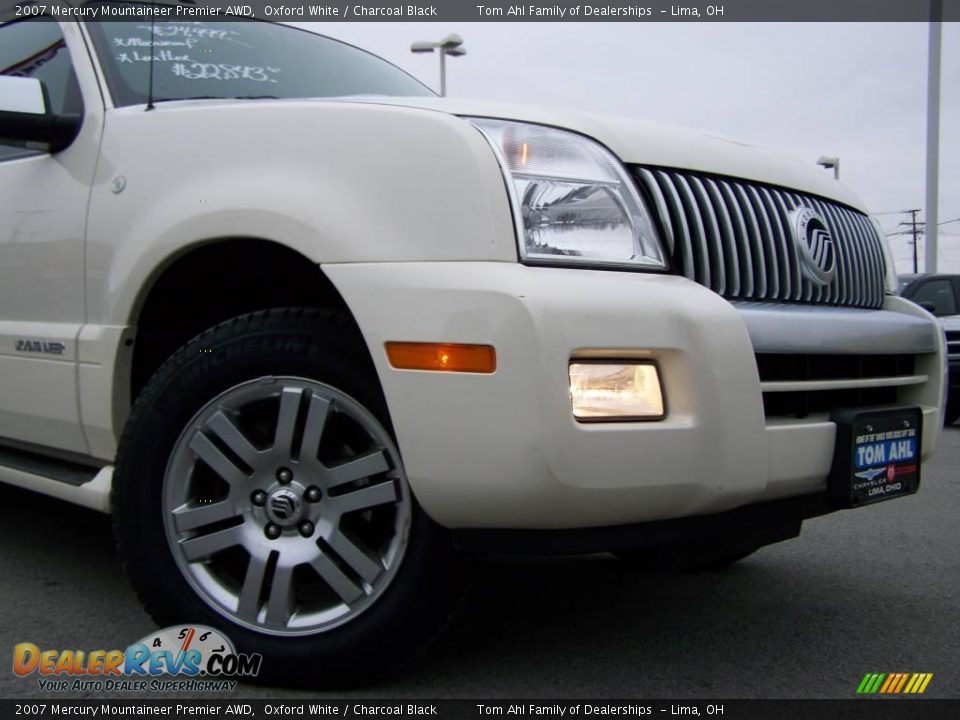 2007 Mercury Mountaineer Premier AWD Oxford White / Charcoal Black Photo #2