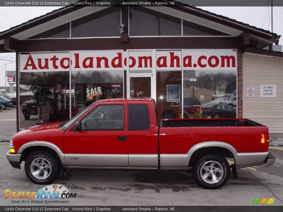 1999 Chevrolet S10 LS Extended Cab Victory Red / Graphite Photo #1