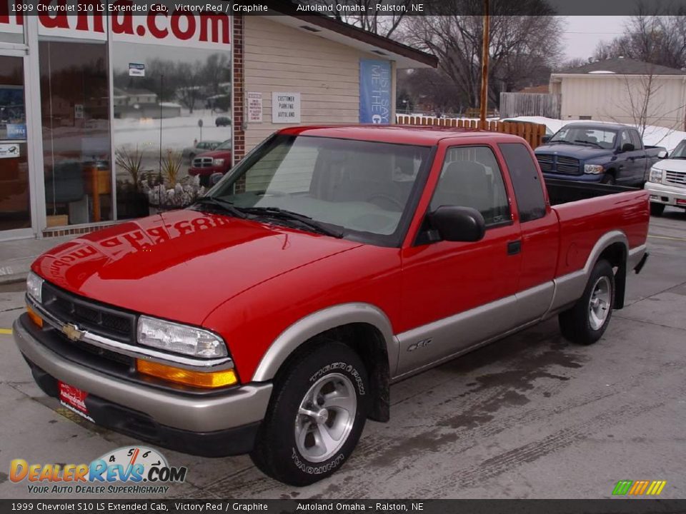 1999 Chevrolet S10 LS Extended Cab Victory Red / Graphite Photo #3
