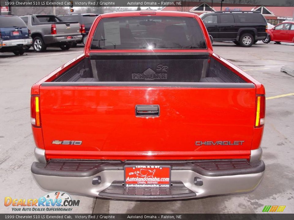 1999 Chevrolet S10 LS Extended Cab Victory Red / Graphite Photo #8