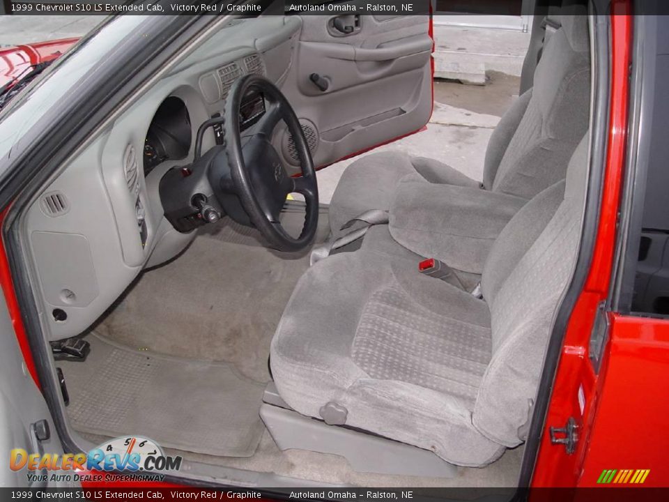 1999 Chevrolet S10 LS Extended Cab Victory Red / Graphite Photo #11