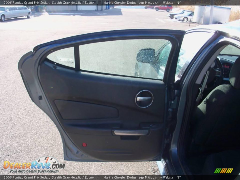 2006 Pontiac Grand Prix Sedan Stealth Gray Metallic / Ebony Photo #16