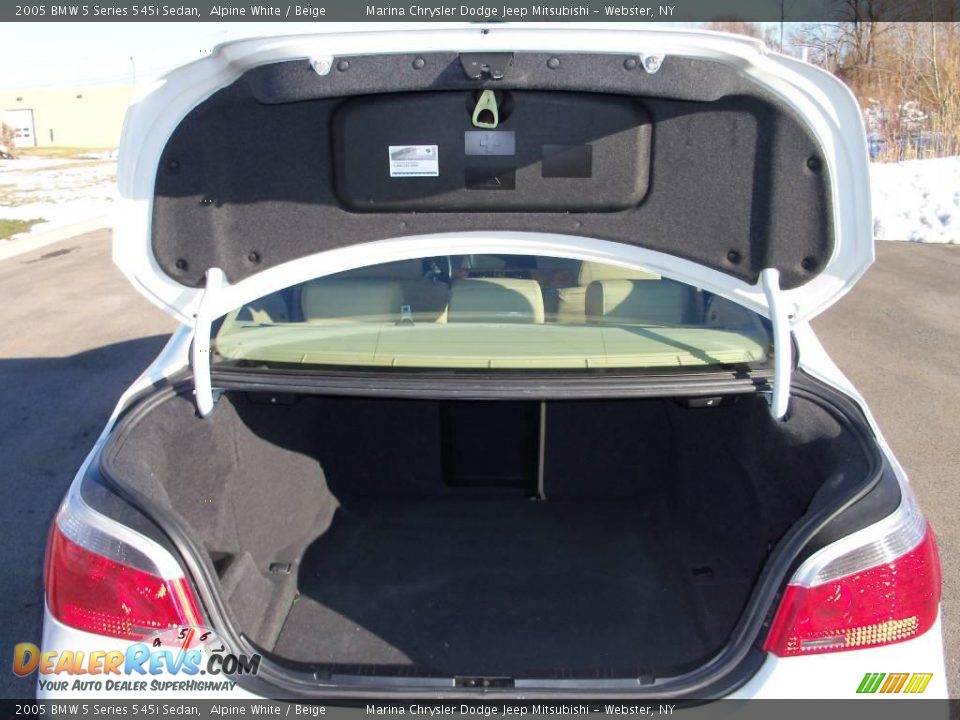 2005 BMW 5 Series 545i Sedan Alpine White / Beige Photo #14