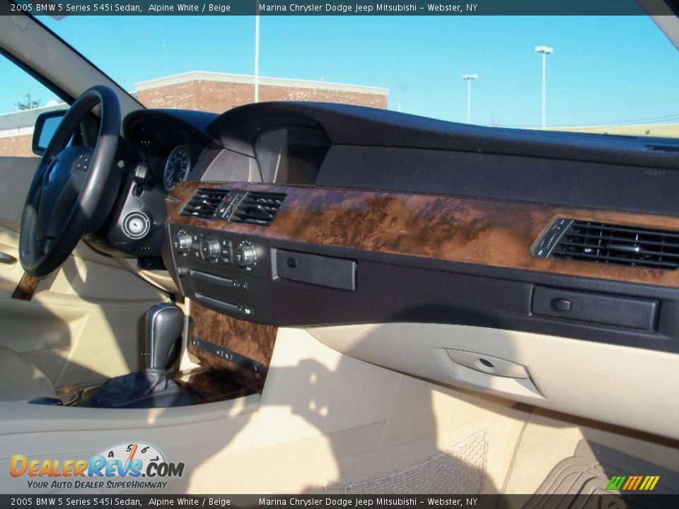 2005 BMW 5 Series 545i Sedan Alpine White / Beige Photo #20