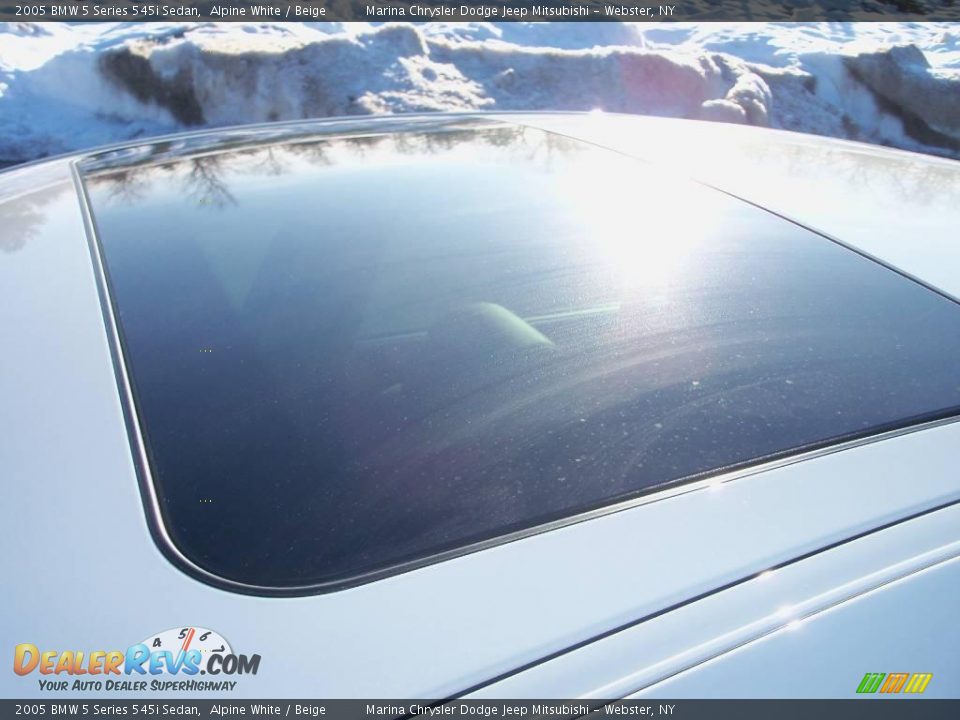 2005 BMW 5 Series 545i Sedan Alpine White / Beige Photo #24