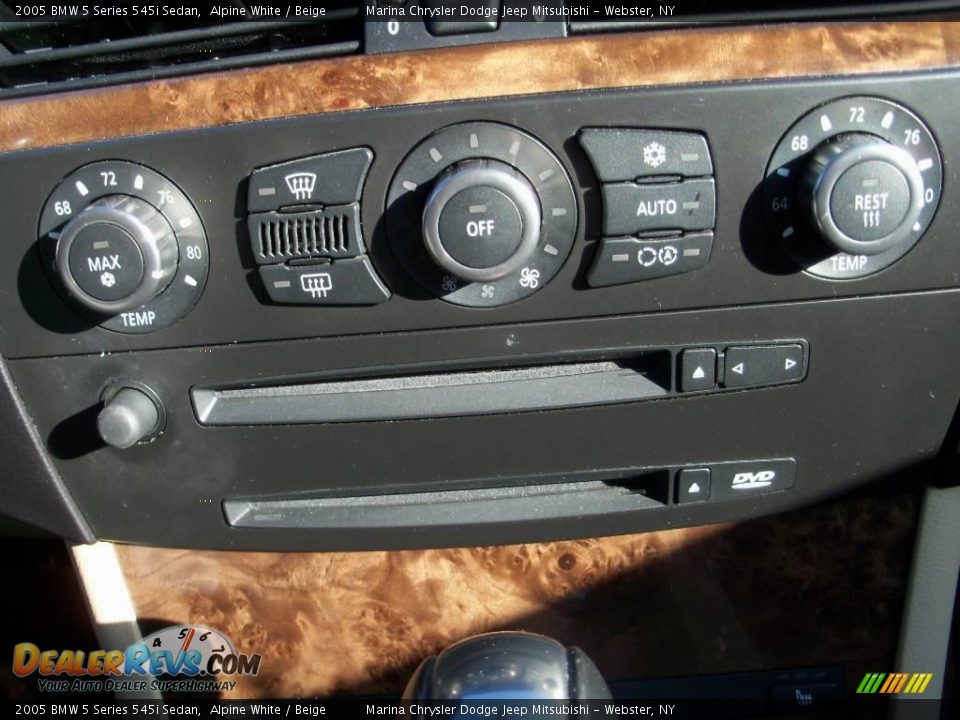 2005 BMW 5 Series 545i Sedan Alpine White / Beige Photo #29