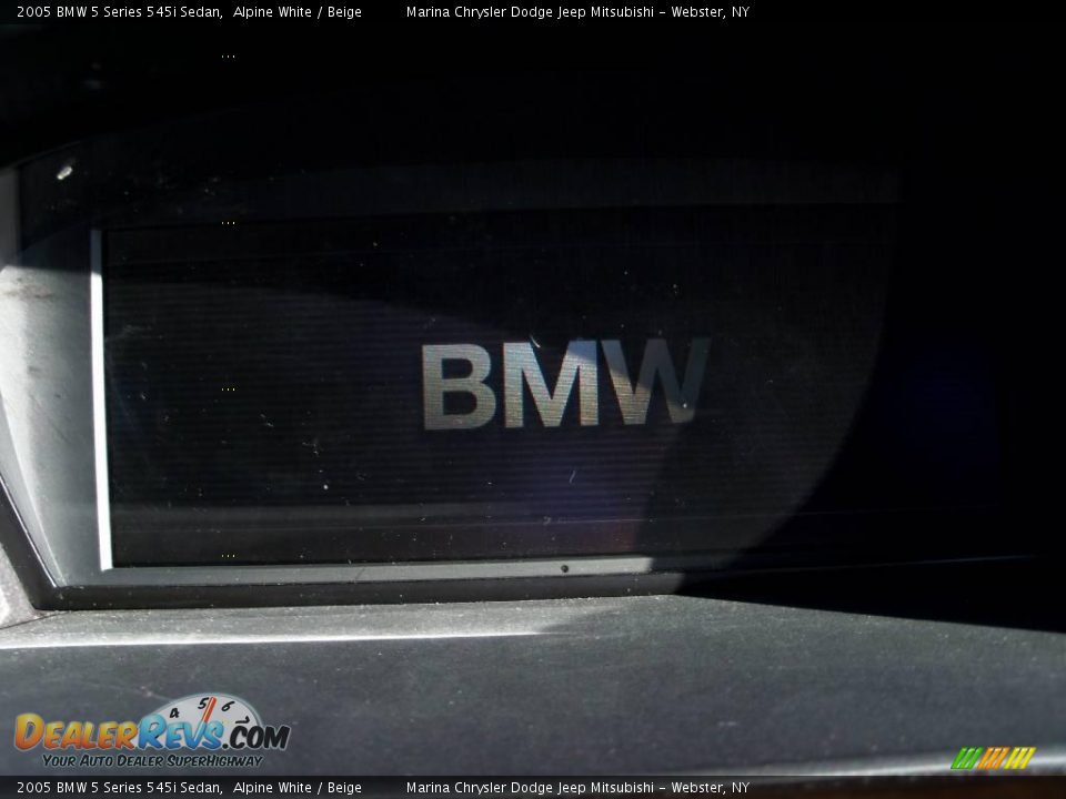 2005 BMW 5 Series 545i Sedan Alpine White / Beige Photo #31