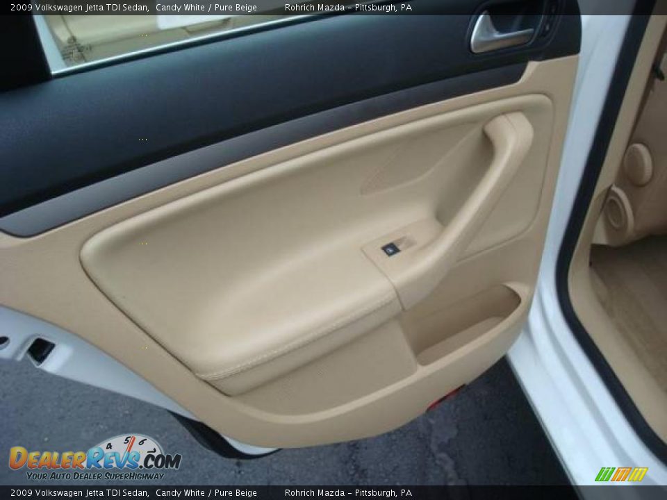 2009 Volkswagen Jetta TDI Sedan Candy White / Pure Beige Photo #13