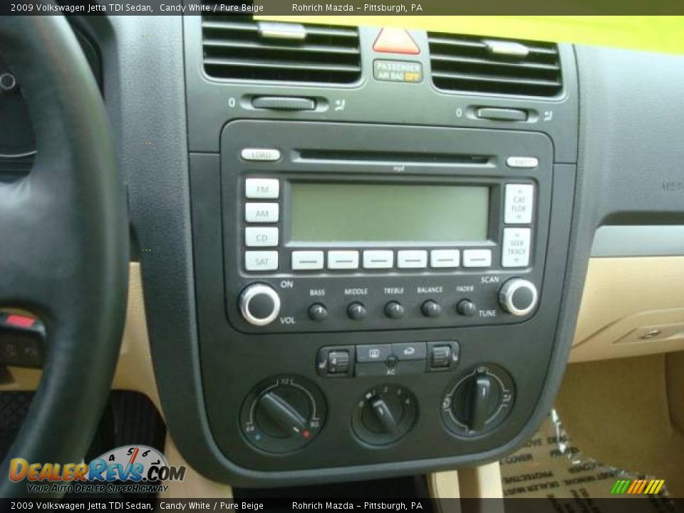2009 Volkswagen Jetta TDI Sedan Candy White / Pure Beige Photo #18