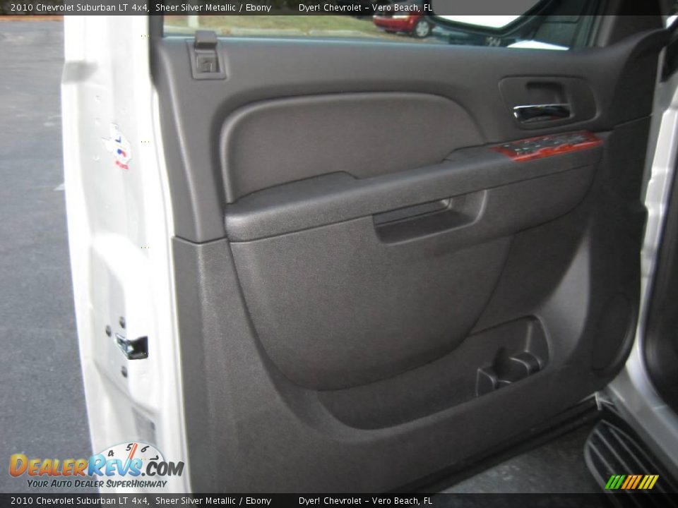 2010 Chevrolet Suburban LT 4x4 Sheer Silver Metallic / Ebony Photo #6
