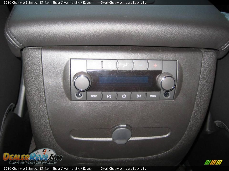 2010 Chevrolet Suburban LT 4x4 Sheer Silver Metallic / Ebony Photo #10