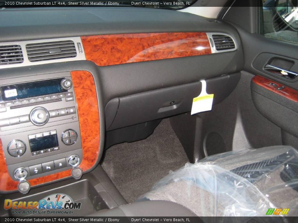 2010 Chevrolet Suburban LT 4x4 Sheer Silver Metallic / Ebony Photo #12