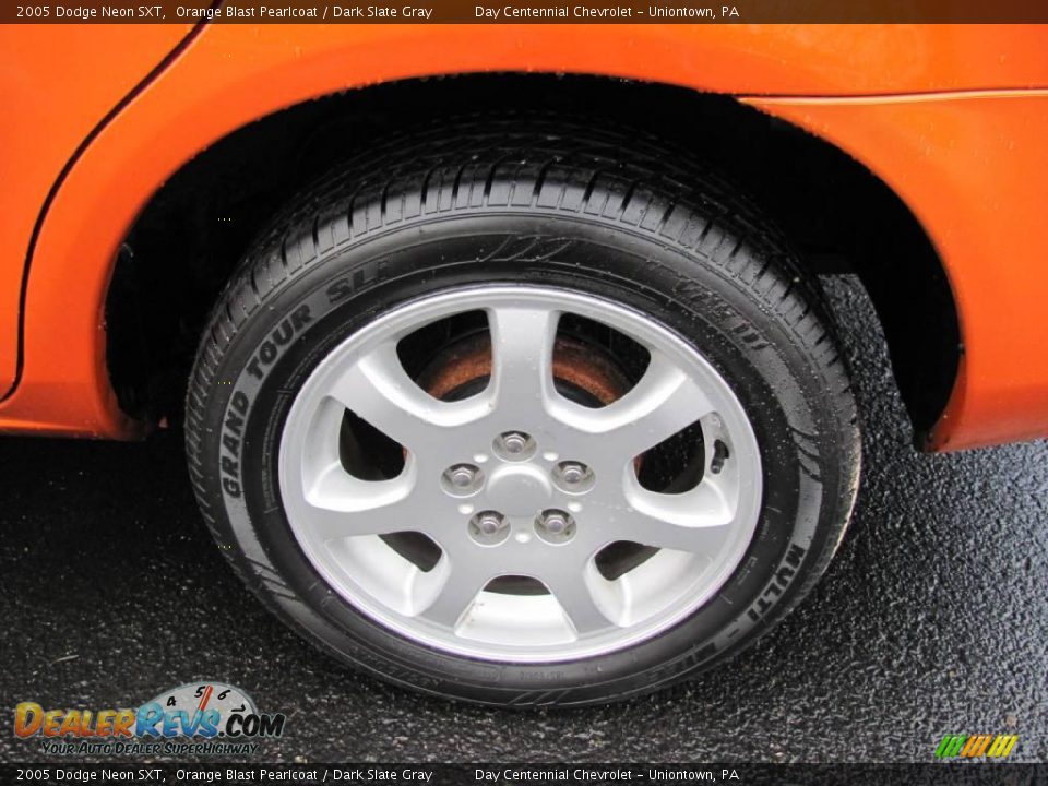 2005 Dodge Neon SXT Orange Blast Pearlcoat / Dark Slate Gray Photo #4