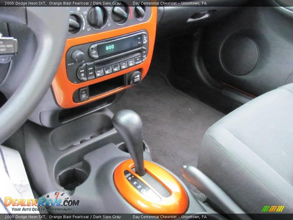 2005 Dodge Neon SXT Orange Blast Pearlcoat / Dark Slate Gray Photo #11