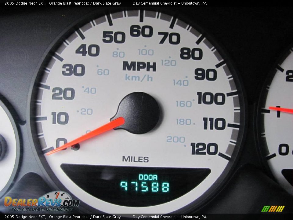 2005 Dodge Neon SXT Orange Blast Pearlcoat / Dark Slate Gray Photo #15