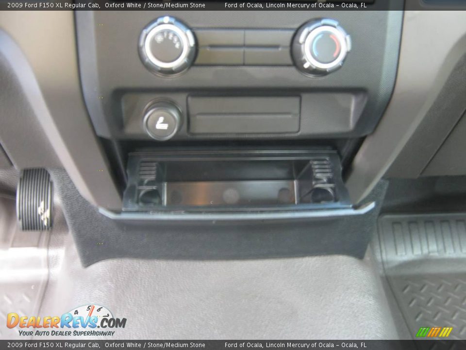 2009 Ford F150 XL Regular Cab Oxford White / Stone/Medium Stone Photo #5